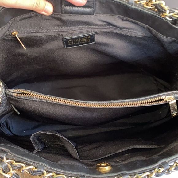 Authentic CHANEL large TOTE bag lamb skin leather - Picture 14 of 17